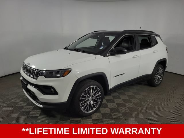 Used 2023 Jeep Compass Limited w/ Elite Group AWD/4WD image 3