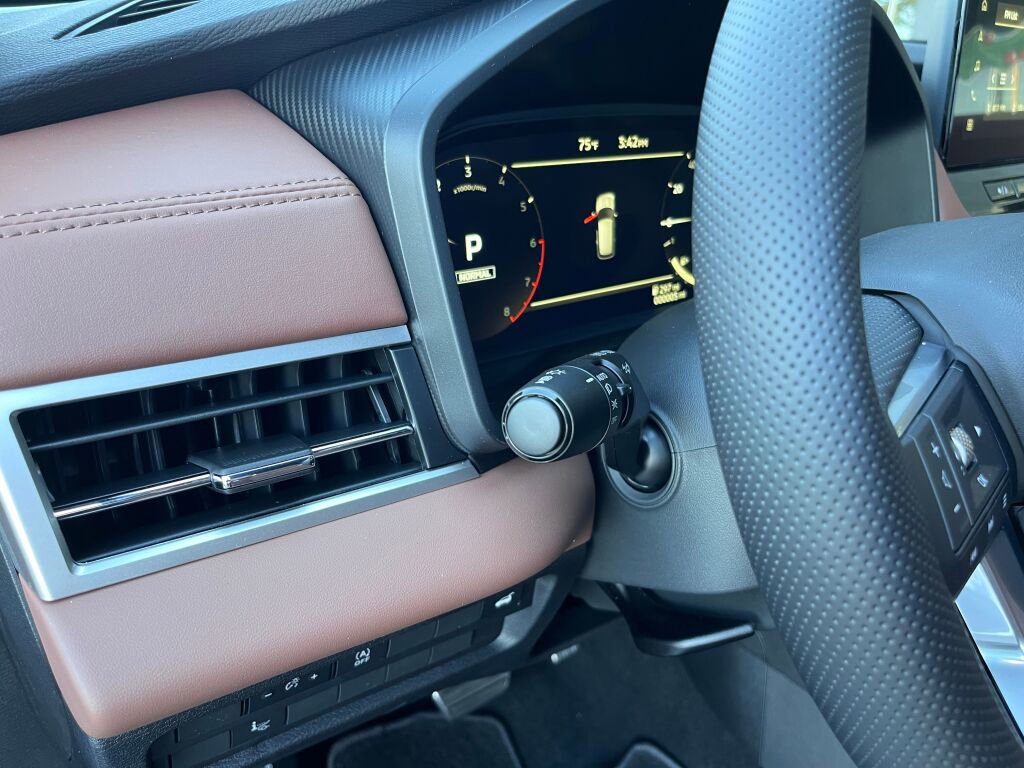 New 2026 Mitsubishi Outlander SEL image 12