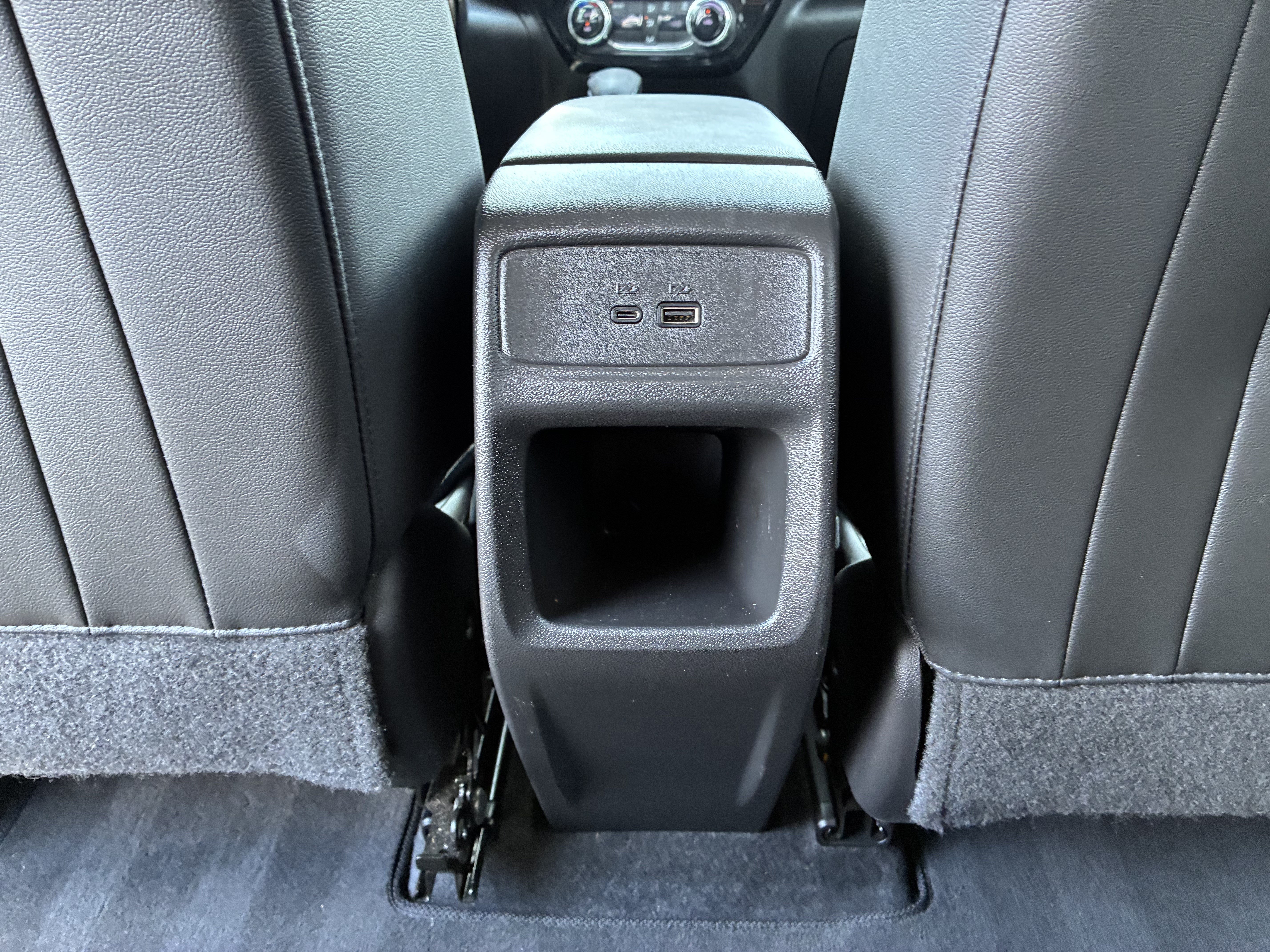 Used 2025 Chevrolet Trax LT FWD image 17