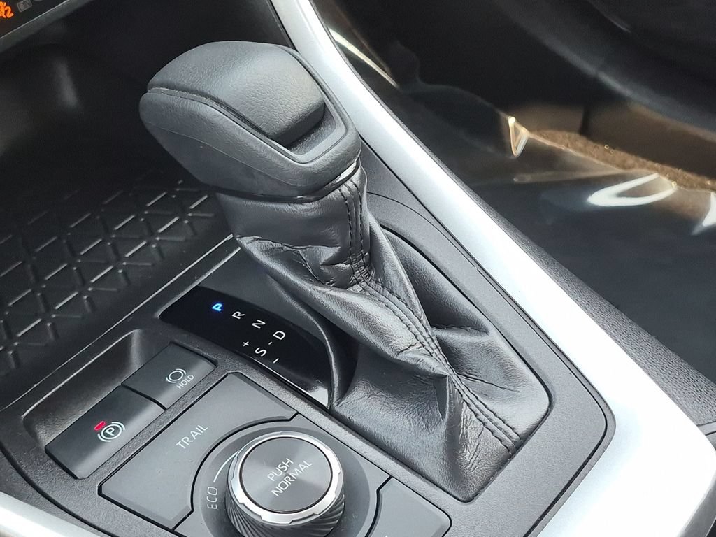Used 2023 Toyota RAV4 XLE AWD/4WD image 27