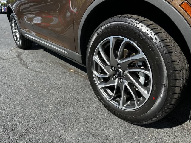 Certified 2022 Lincoln Corsair AWD w/ Equipment Group 101A image 11