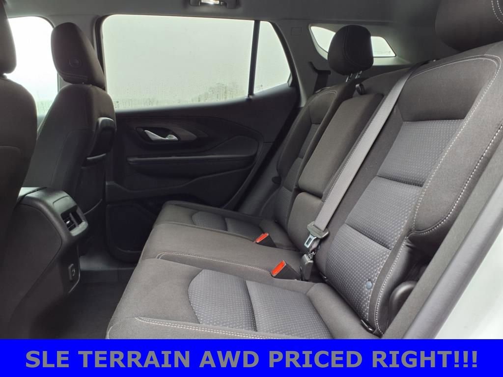 Used 2022 GMC Terrain SLE image 10