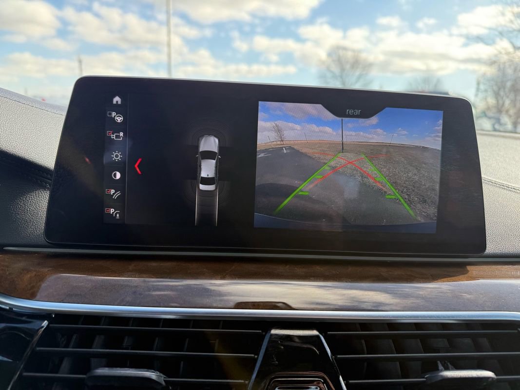 Used 2017 BMW 540i xDrive image 19