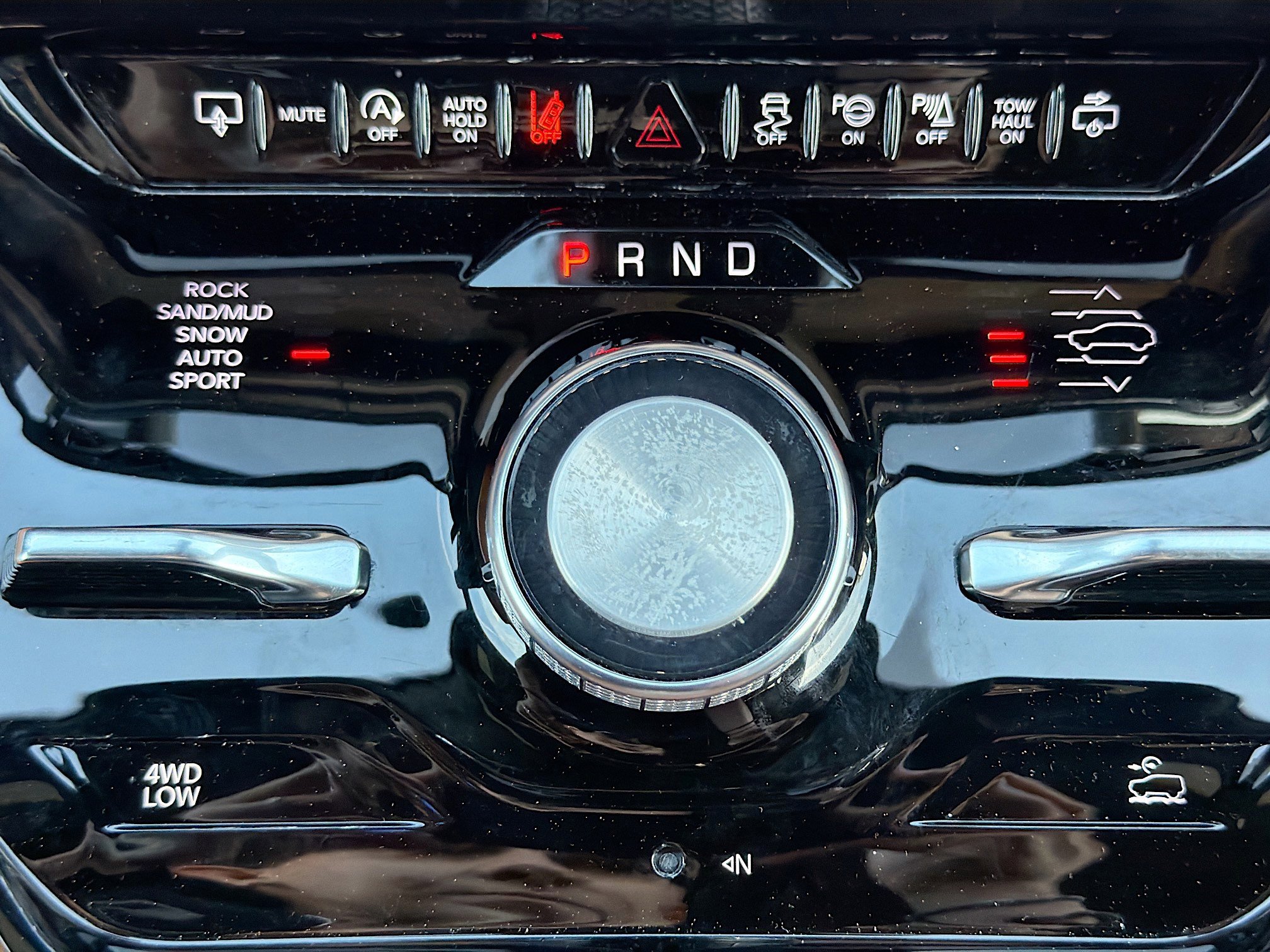 Used 2024 Jeep Grand Wagoneer L Series III image 31