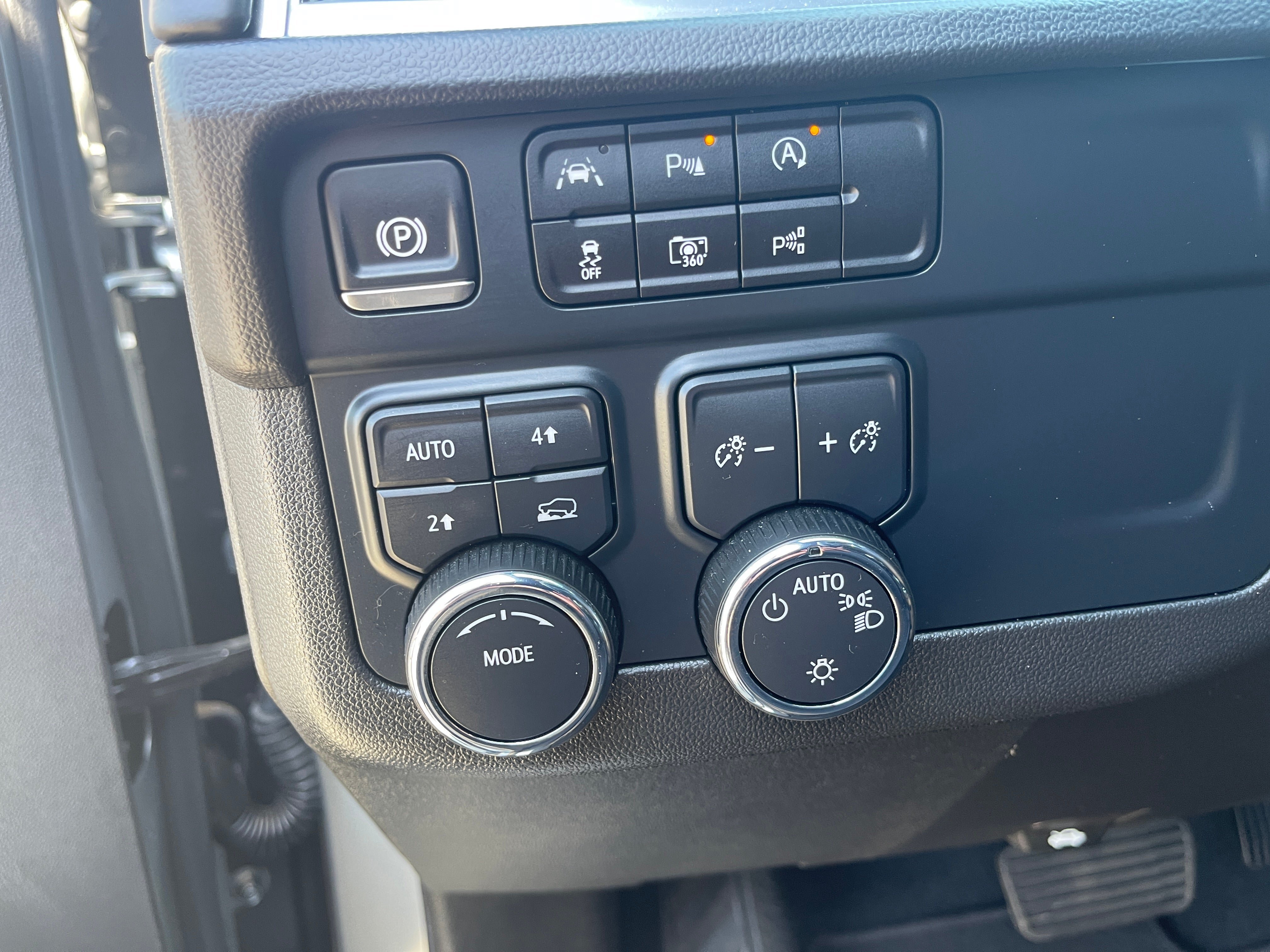 Used 2025 Chevrolet Tahoe LT AWD/4WD image 10