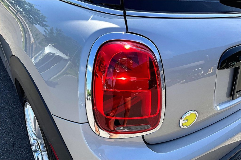 Used 2024 MINI Cooper SE FWD image 28