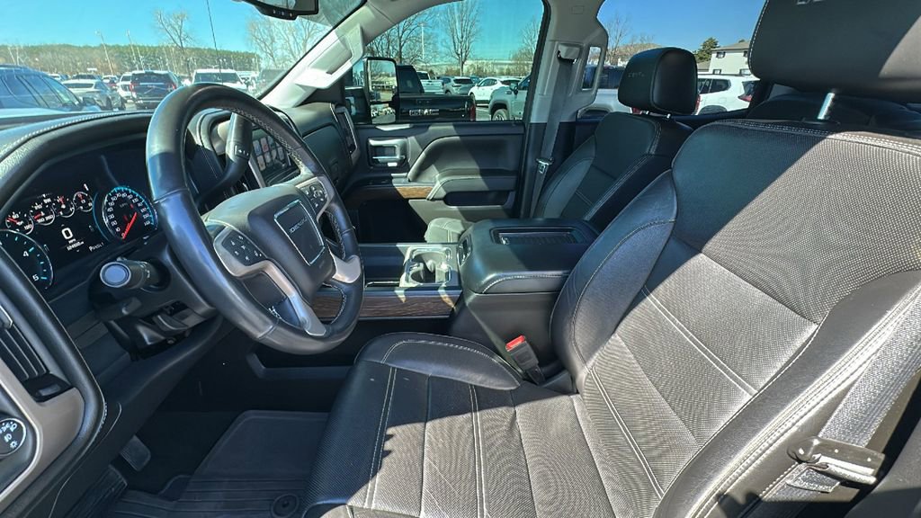 Used 2018 GMC Sierra 2500 Denali w/ Duramax Plus Package image 9