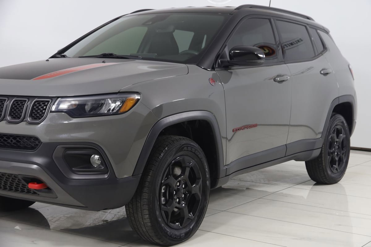 Used 2023 Jeep Compass Trailhawk w/ Trailhawk Convenience Group AWD/4WD image 51