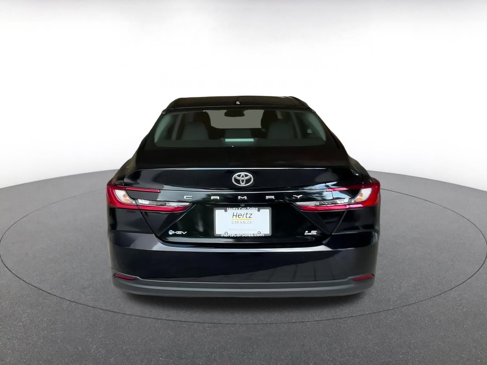 Used 2025 Toyota Camry LE image 12