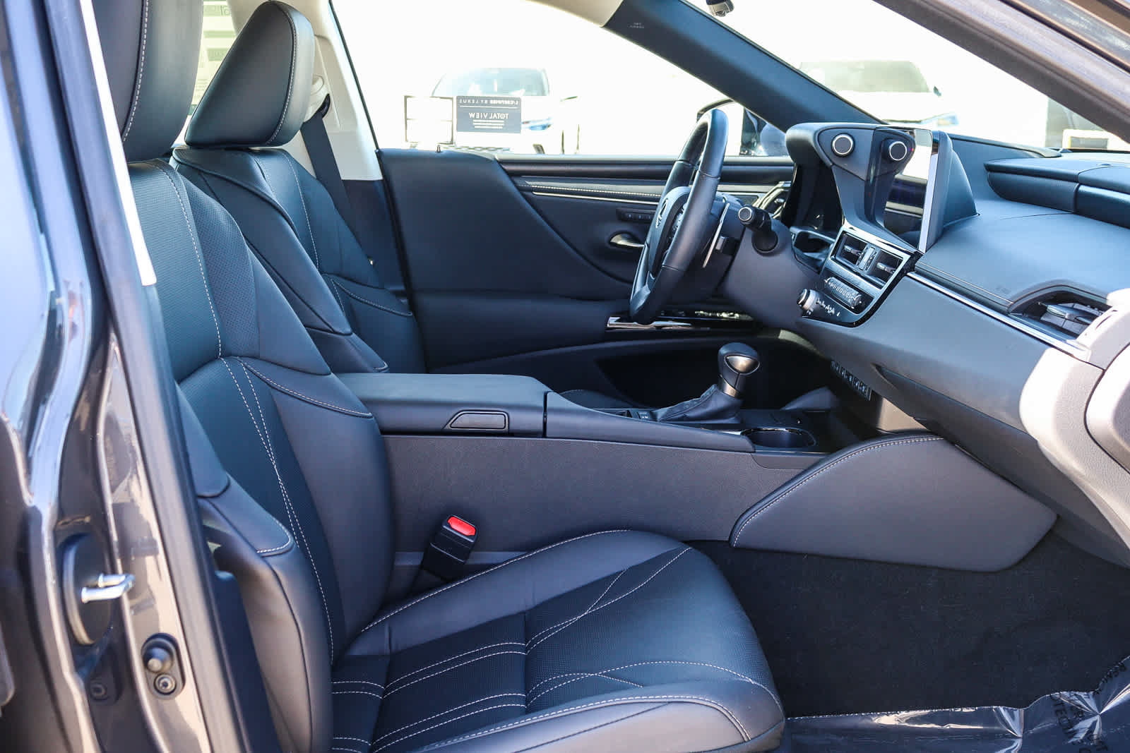 Certified 2025 Lexus ES 300h w/ Accessory Package (Z1) FWD image 19