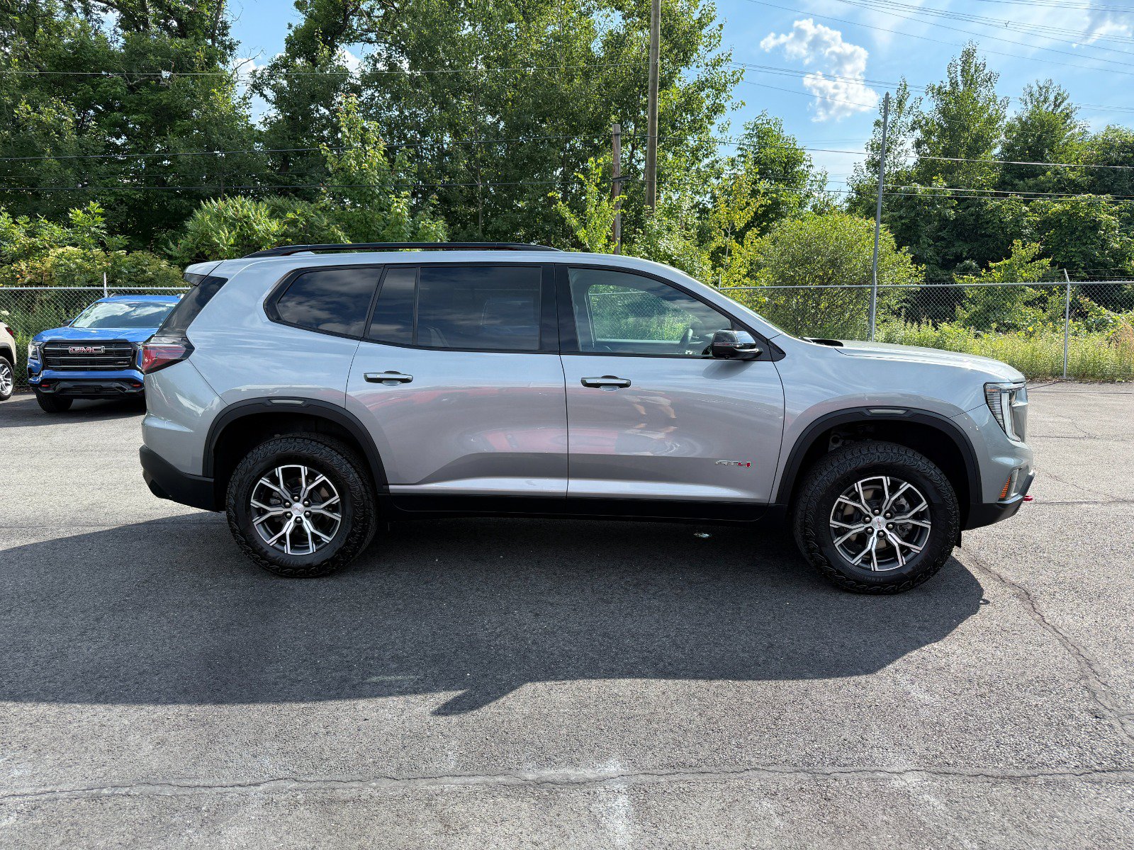 Used 2025 GMC Acadia AT4 AWD/4WD image 6