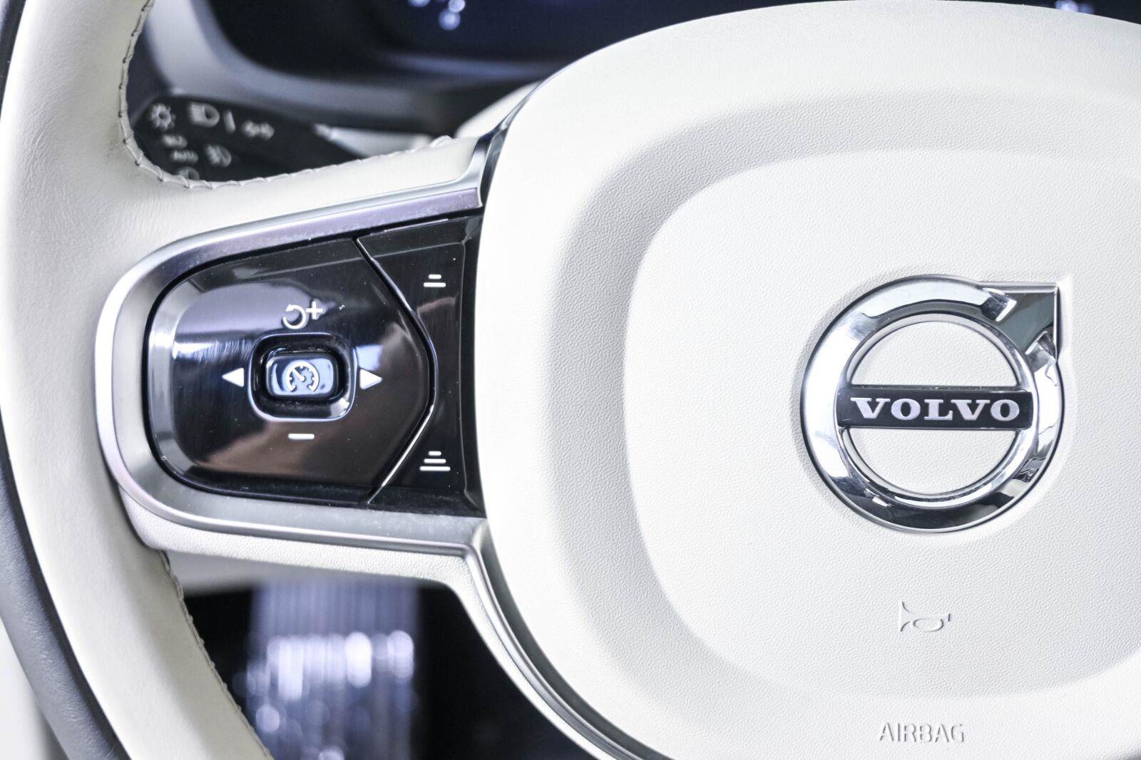 Certified 2024 Volvo S60 T8 Ultimate w/ Climate Package AWD/4WD image 10