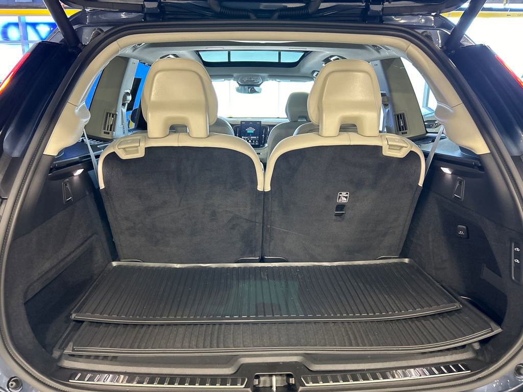 Certified 2025 Volvo XC90 T8 Ultra image 29