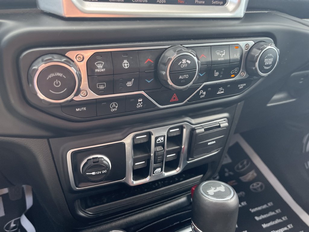 Used 2022 Jeep Wrangler Unlimited Sahara AWD/4WD image 20