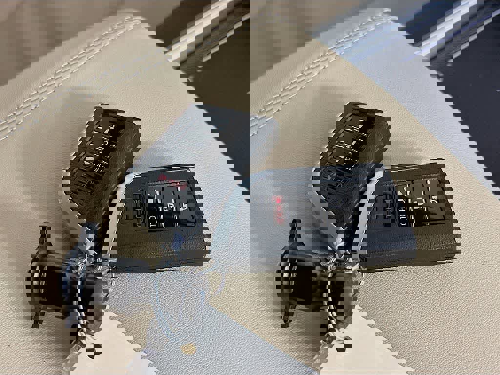 Used 2024 Acura MDX SH-AWD w/ Technology Package image 21