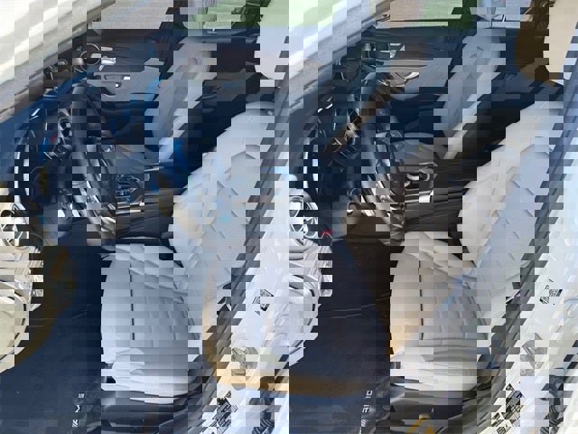 Used 2020 Mercedes-Benz C 300 4MATIC Sedan image 9