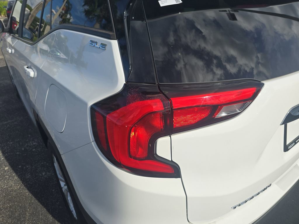 Used 2021 GMC Terrain SLE FWD image 5