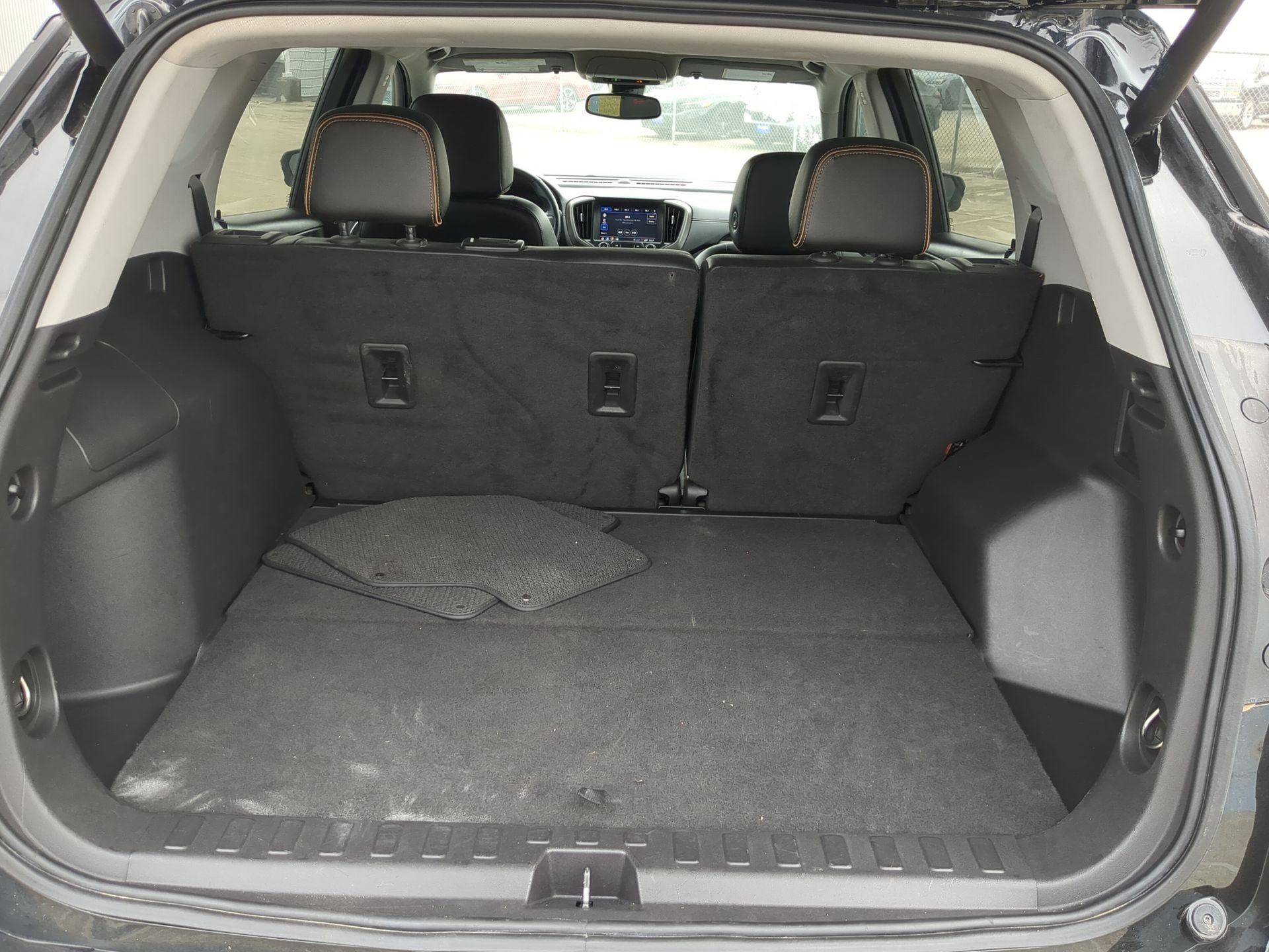 Used 2023 GMC Terrain AT4 image 28