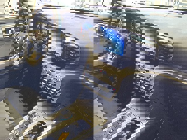 Used 2024 Ford Explorer XLT w/ Equipment Group 202A AWD/4WD image 5