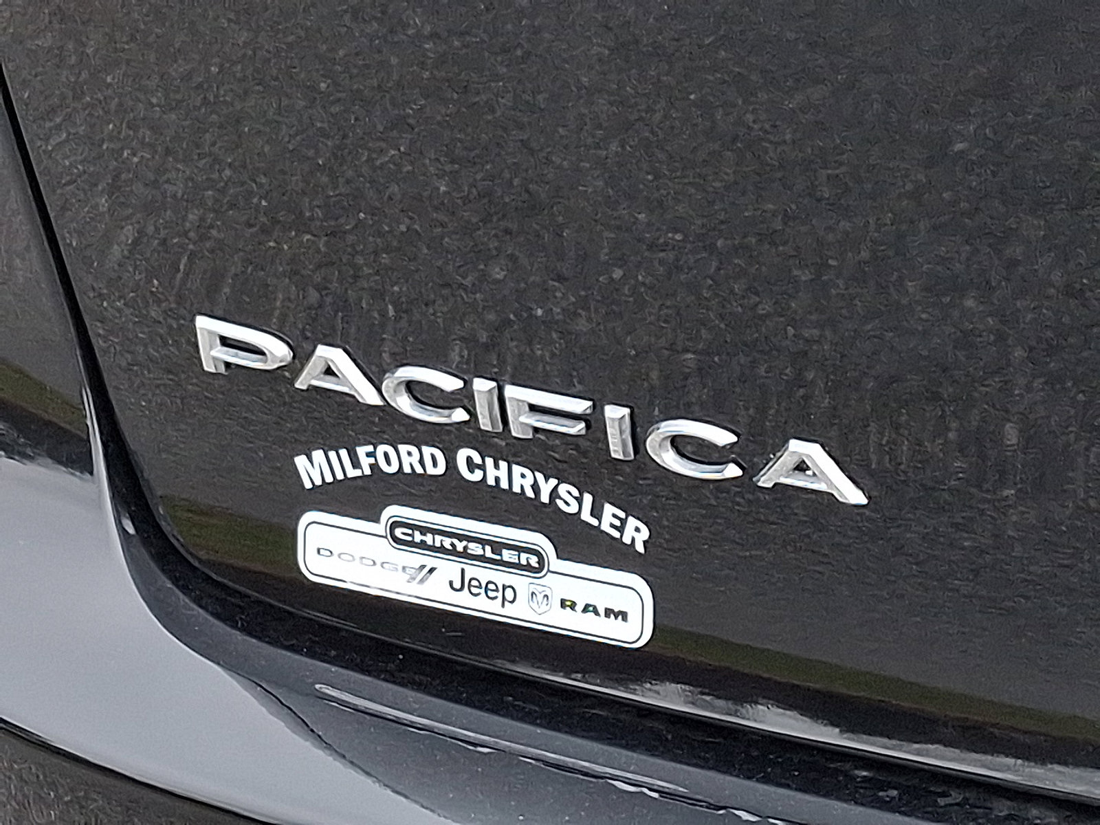 Used 2024 Chrysler Pacifica Select image 31