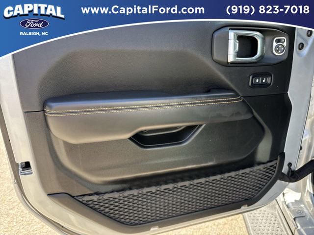 Used 2024 Jeep Wrangler Unlimited Sahara w/ Technology Group AWD/4WD image 19