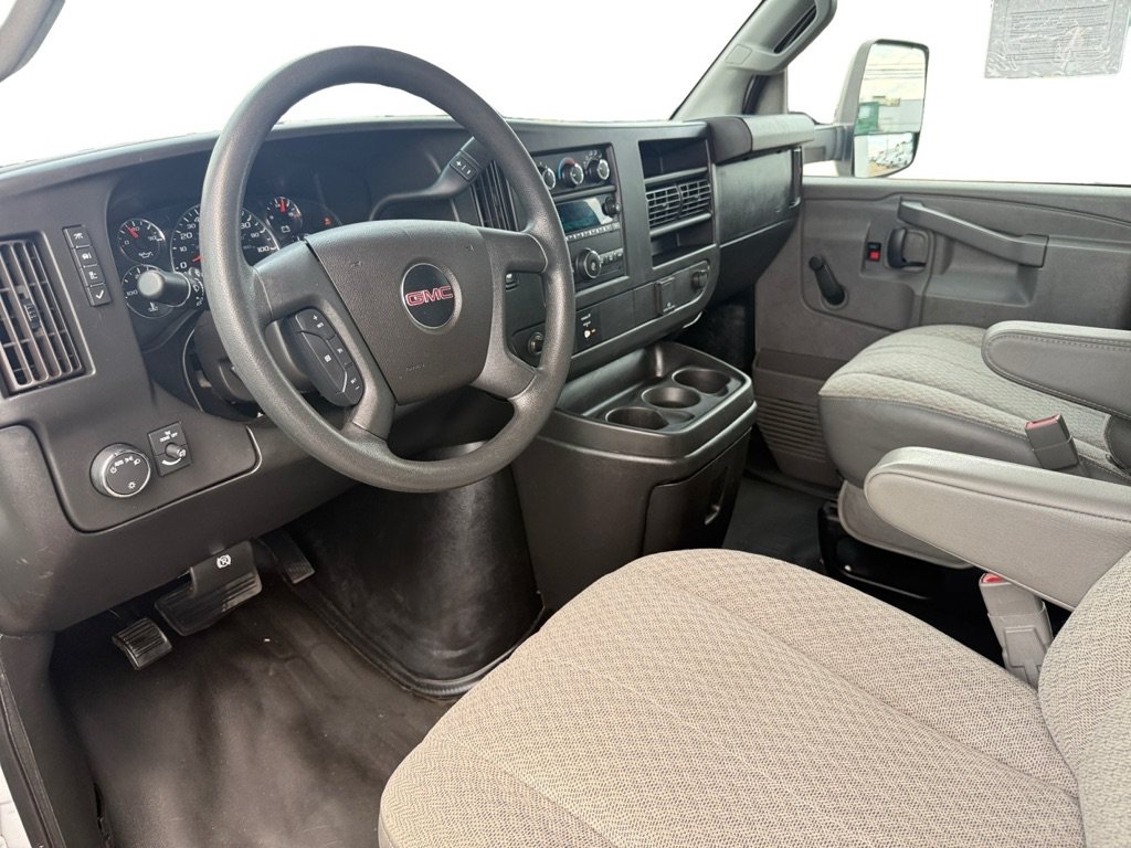 Used 2018 GMC Savana 3500 w/ Driver Convenience Package RWD image 8