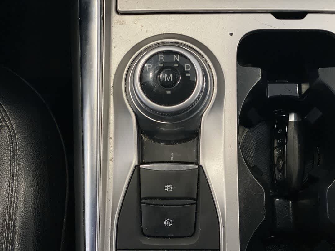Used 2020 Ford Explorer XLT w/ Equipment Group 202A AWD/4WD image 23