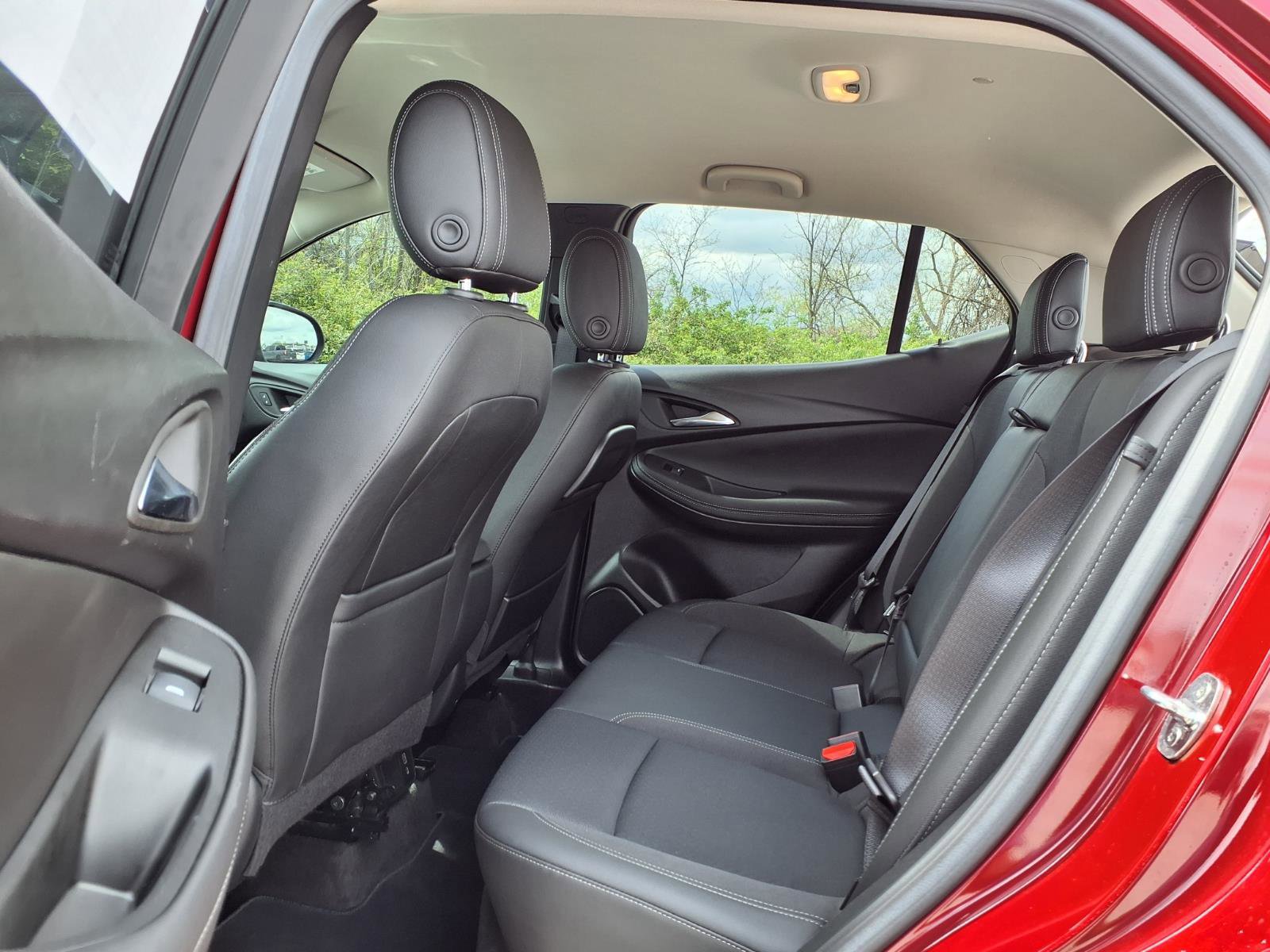 Used 2023 Buick Encore GX Select w/ Sport Touring Package image 27