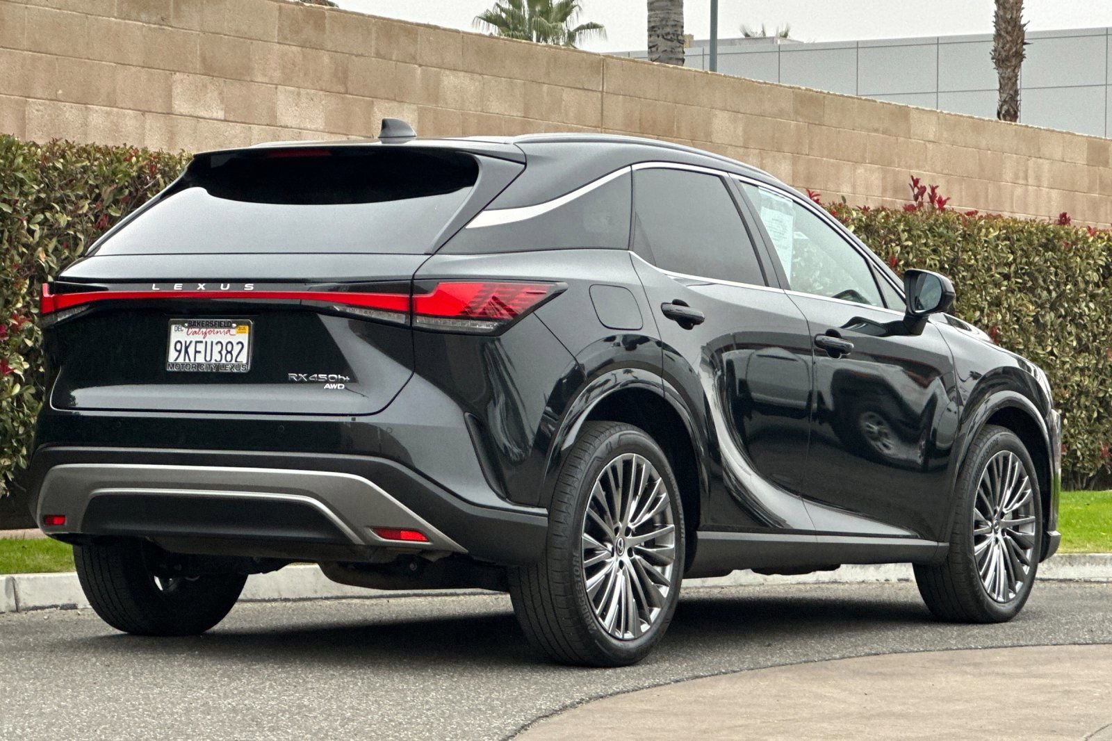 Certified 2024 Lexus RX 450h AWD w/ Luxury Package image 4