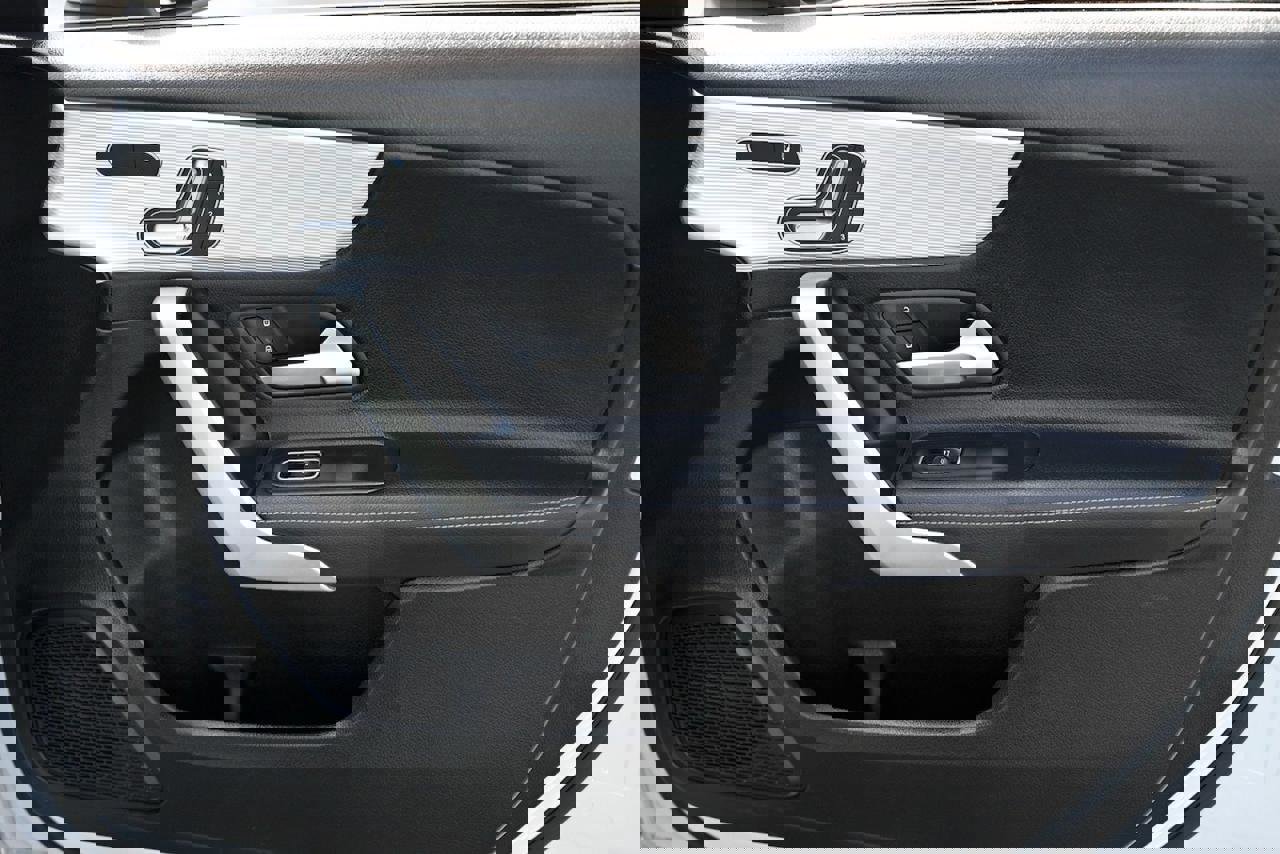 Used 2020 Mercedes-Benz A 220 w/ Premium Package image 18