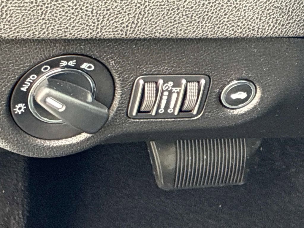 Used 2019 Chrysler 300 Touring w/ Quick Order Package 2EF image 21