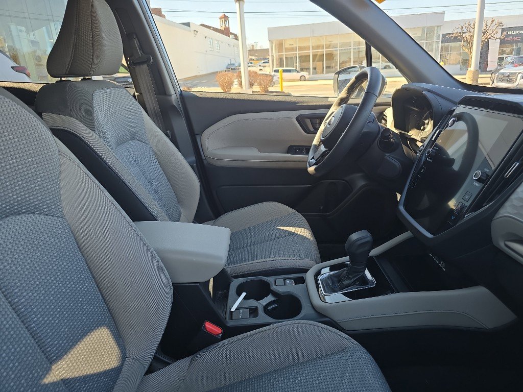 Used 2025 Subaru Forester Premium image 8