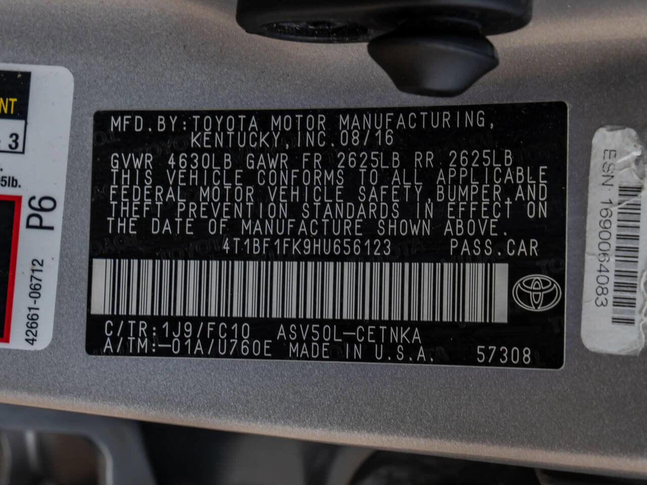Used 2017 Toyota Camry LE image 32