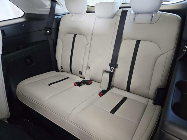 Certified 2025 MAZDA CX-90 3.3 Turbo w/ Preferred Package image 11