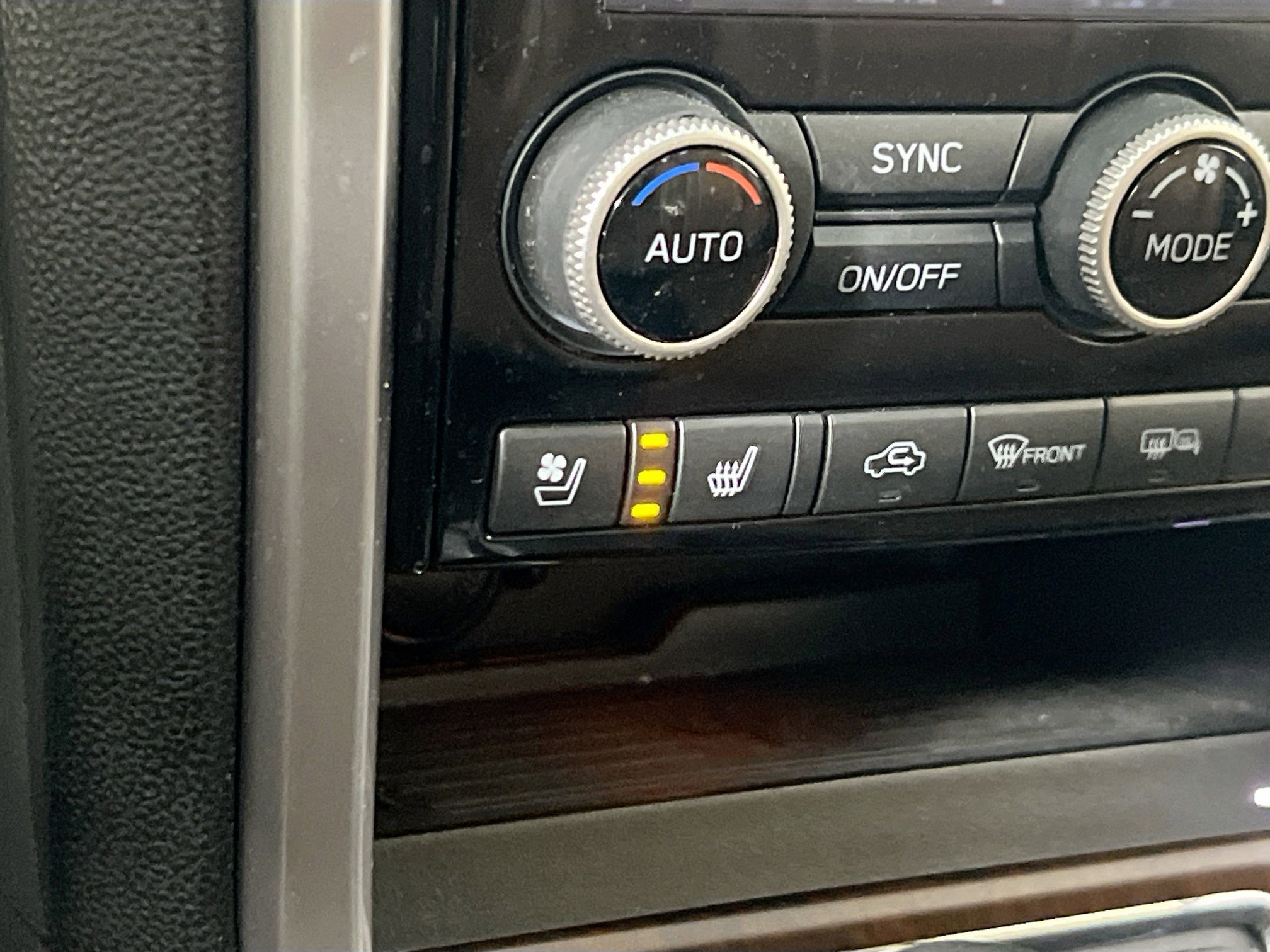 Used 2022 Subaru Ascent Touring image 21