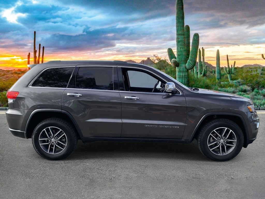 Used 2018 Jeep Grand Cherokee Limited image 2