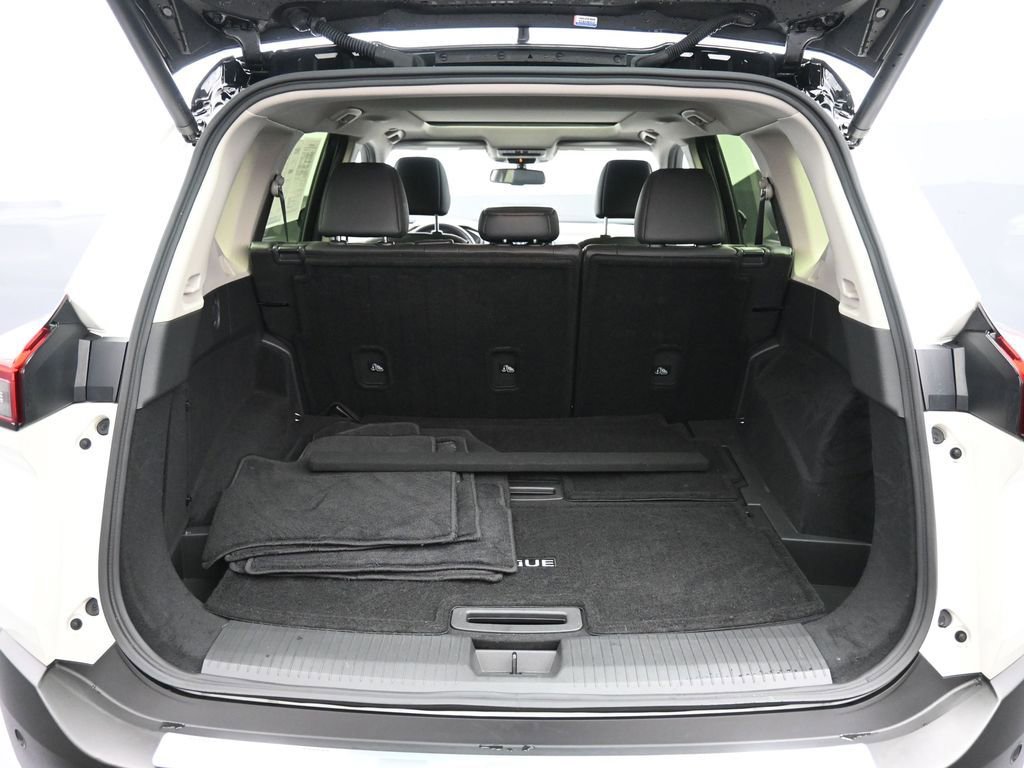 Used 2023 Nissan Rogue SL w/ SL Premium Package image 22