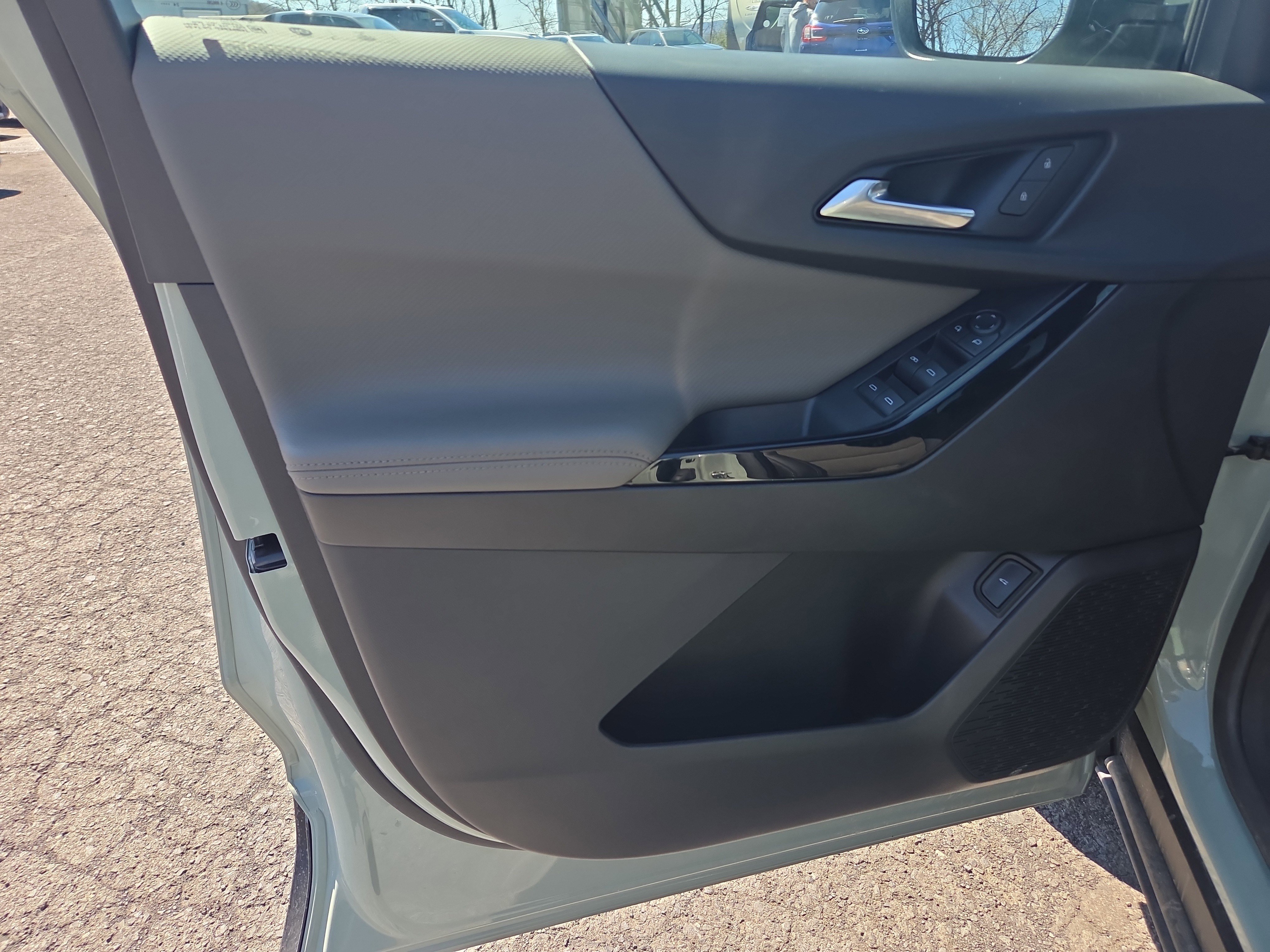 Used 2025 Chevrolet Equinox LT w/ Convenience Package II image 15