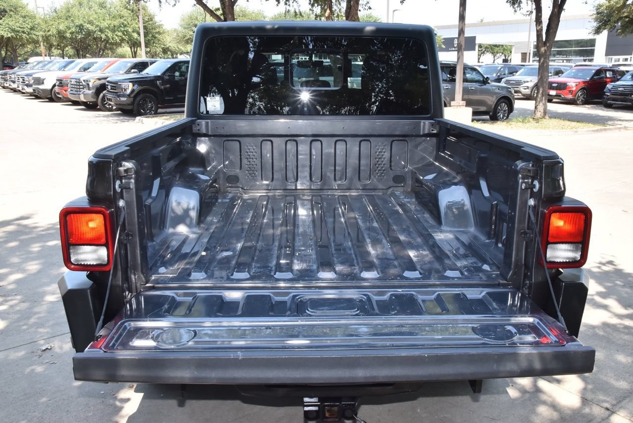 Used 2023 Jeep Gladiator Rubicon w/ Cold Weather Group AWD/4WD image 35