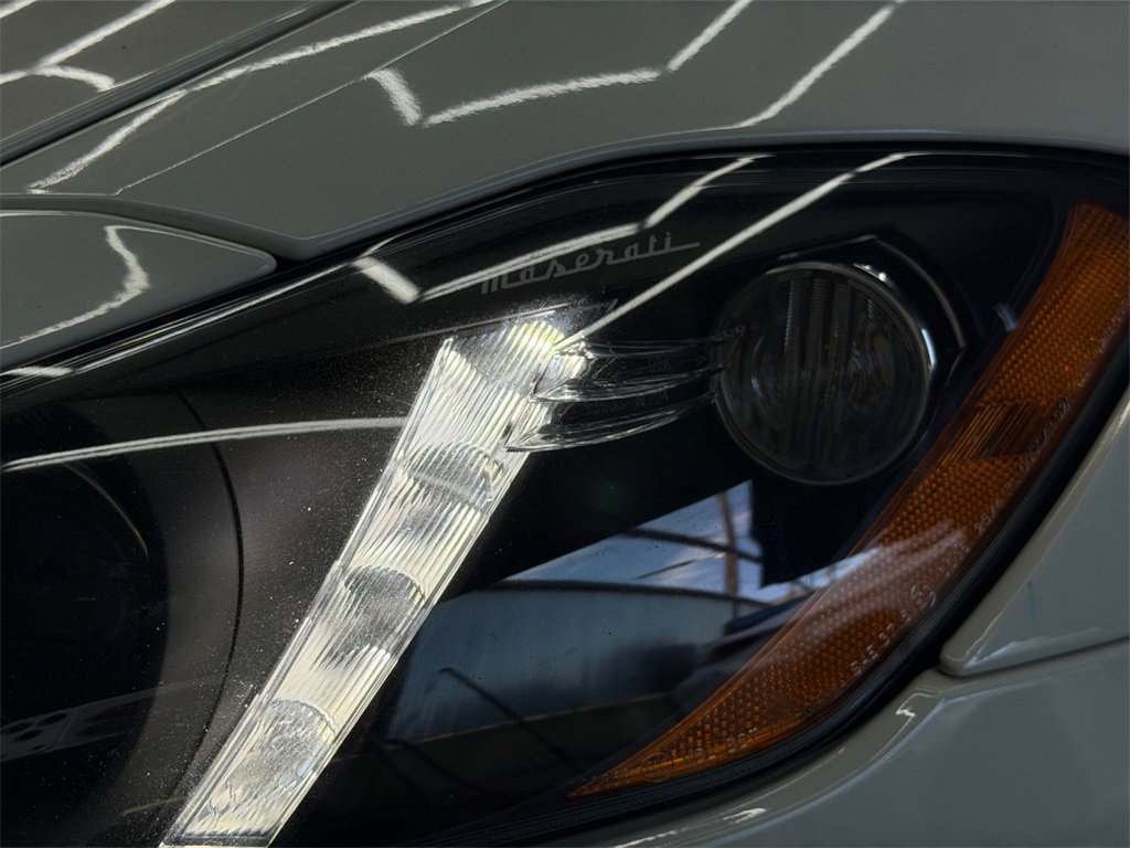 Used 2013 Maserati GranTurismo Sport image 18