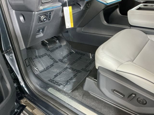 New 2026 Ford Expedition Max Platinum image 17