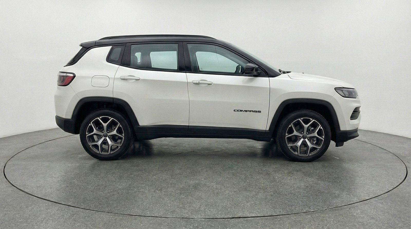 Used 2025 Jeep Compass Limited AWD/4WD image 11