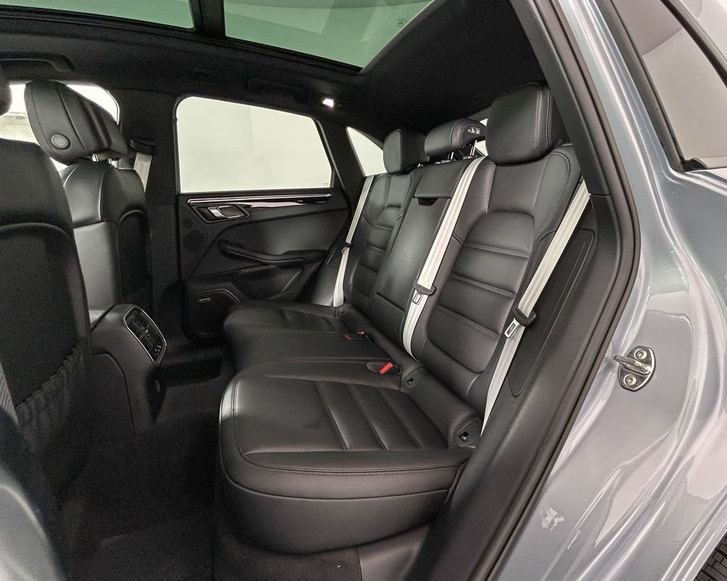 New 2026 Porsche Macan AWD/4WD image 27
