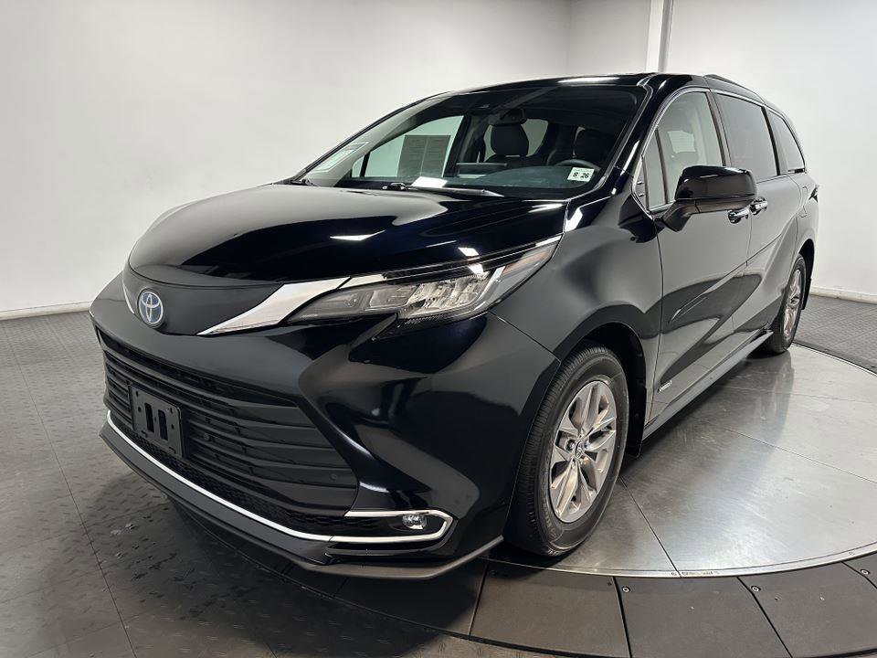 Certified 2021 Toyota Sienna XLE image 6