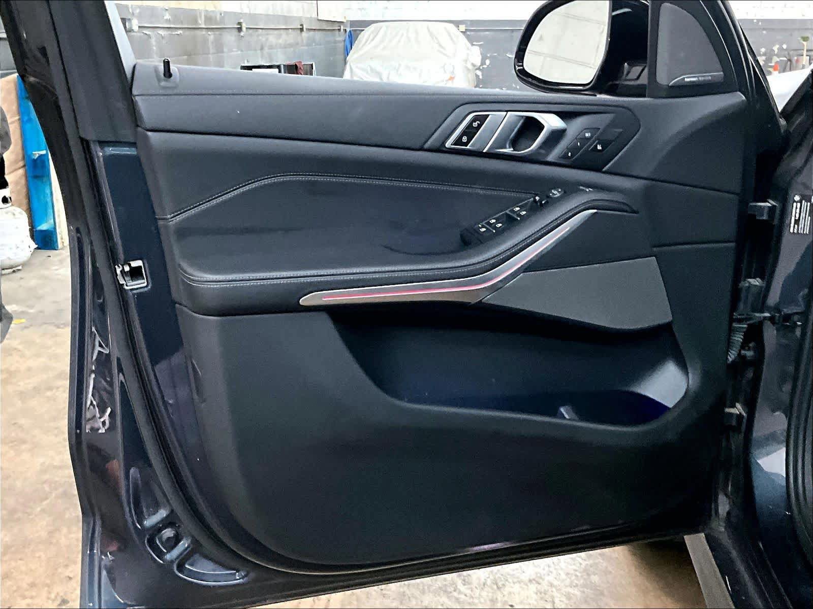Used 2022 BMW X5 M50i w/ Executive Package AWD/4WD image 25