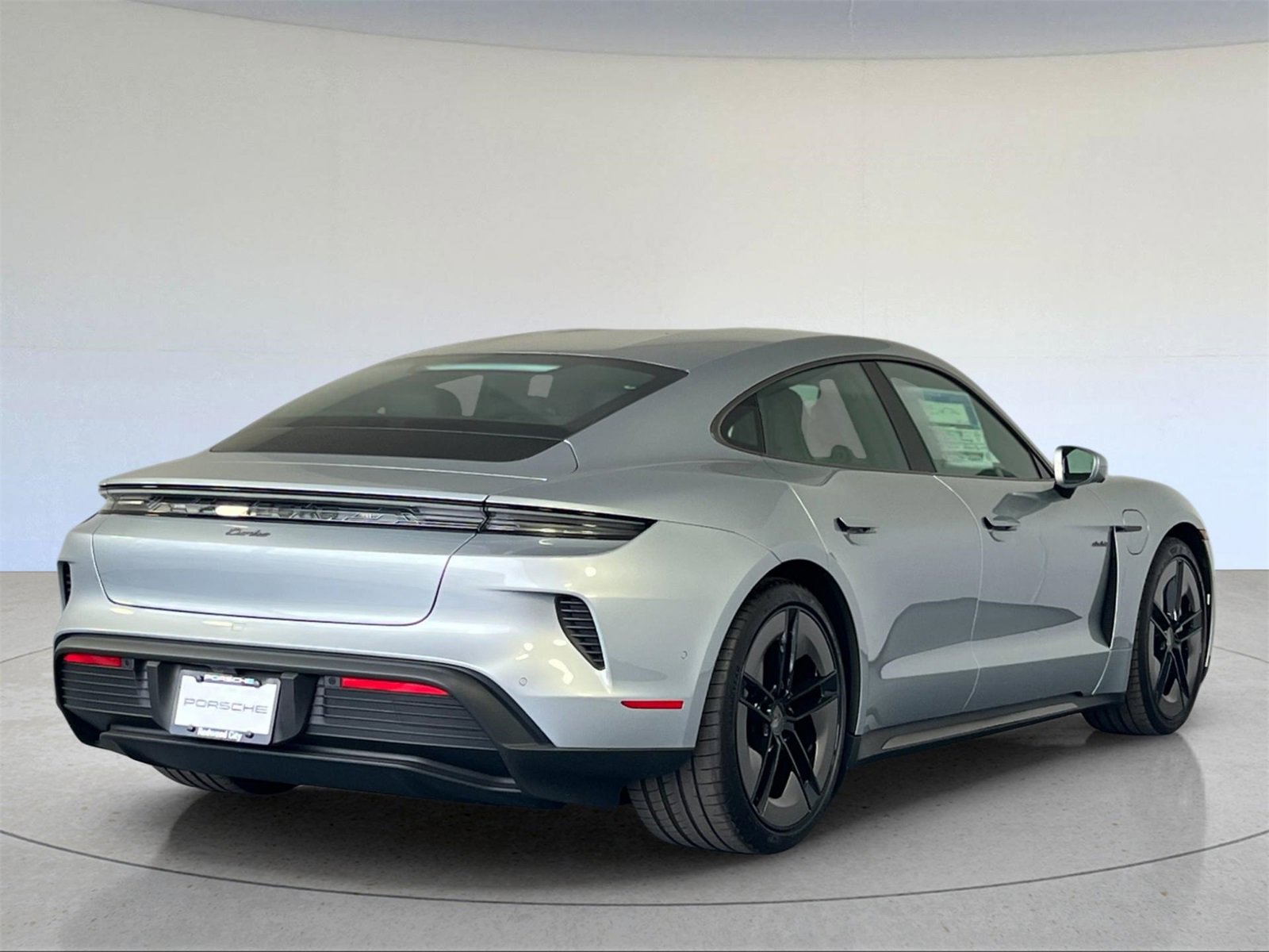 Used 2025 Porsche Taycan Turbo image 8