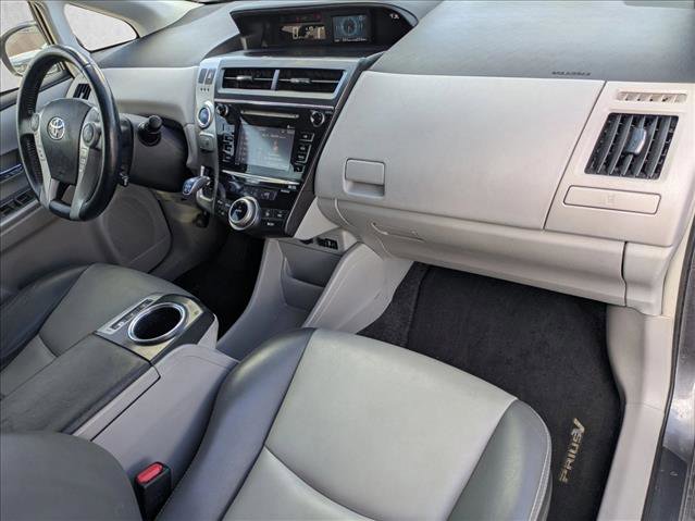 Used 2017 Toyota Prius V Four image 21