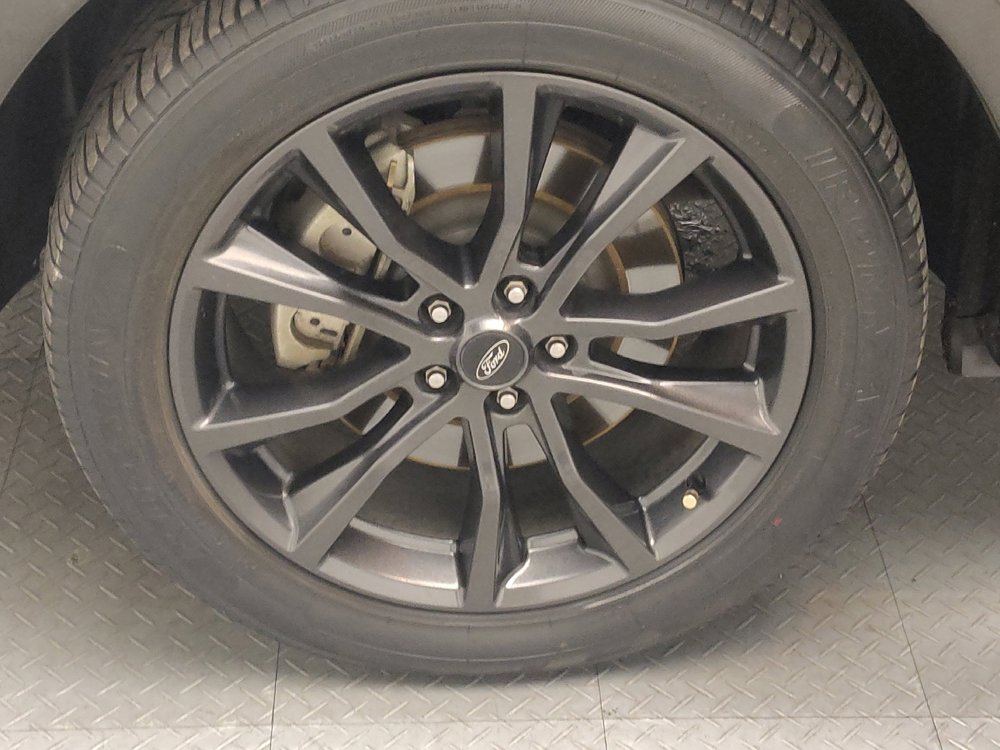 Used 2018 Ford Explorer XLT w/ Equipment Group 202A AWD/4WD image 31