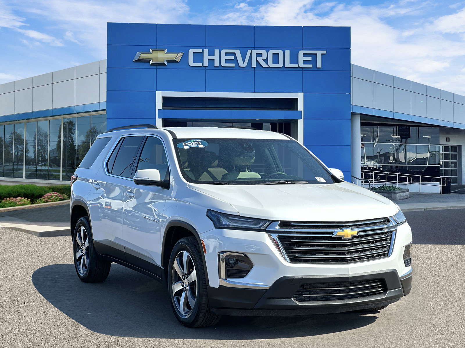 Certified 2023 Chevrolet Traverse LT w/ LT Premium Package AWD/4WD image 1