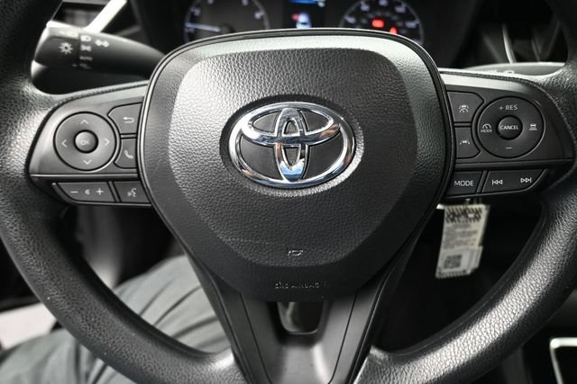 Used 2025 Toyota Corolla LE FWD image 11